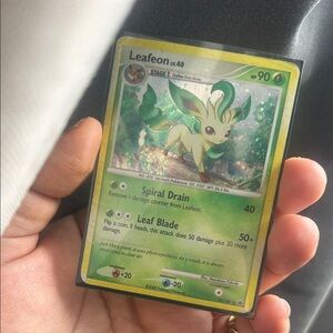 Leafeon Pokémon Card